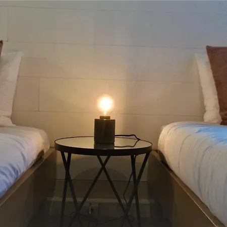 Guests * Лісабон